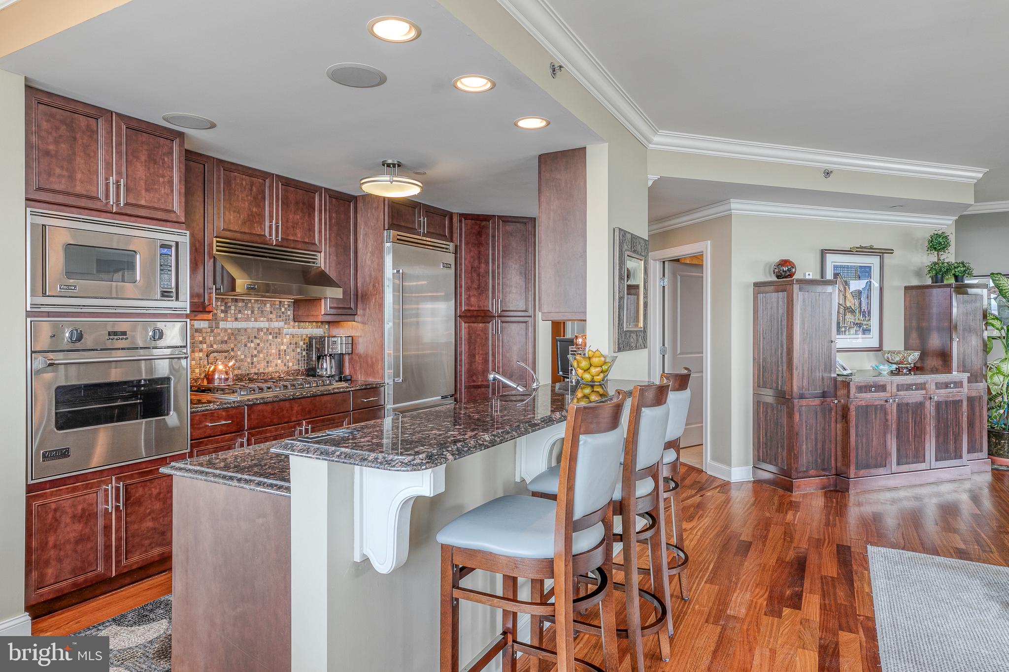 AVENUE OF THE ARTS - Residential