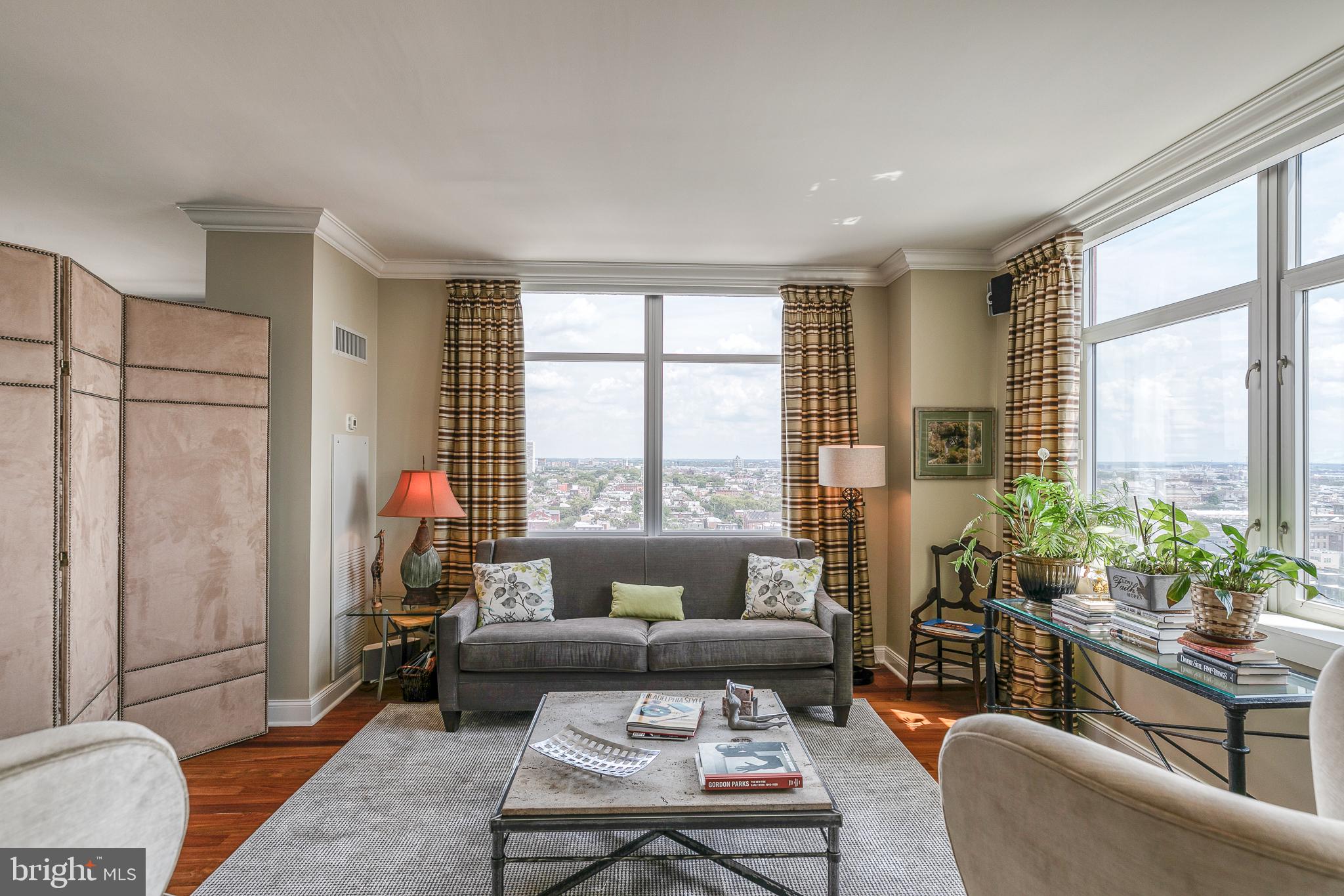 AVENUE OF THE ARTS - Residential