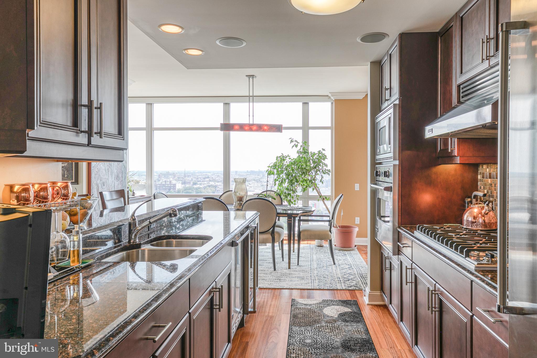 AVENUE OF THE ARTS - Residential