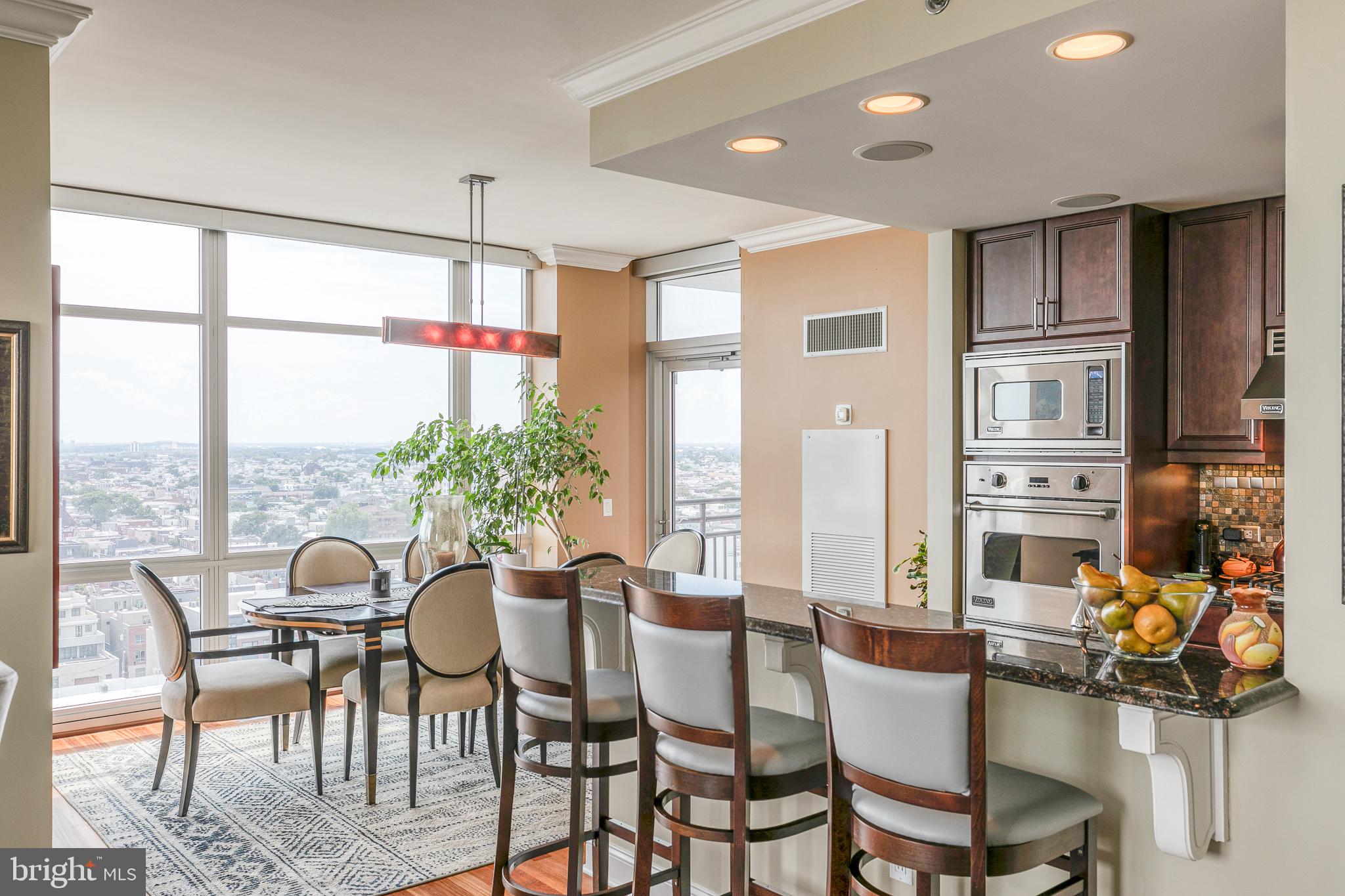 AVENUE OF THE ARTS - Residential