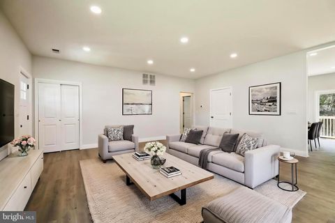 209 PARKINSON AVENUE HAMILTON NJ 08610