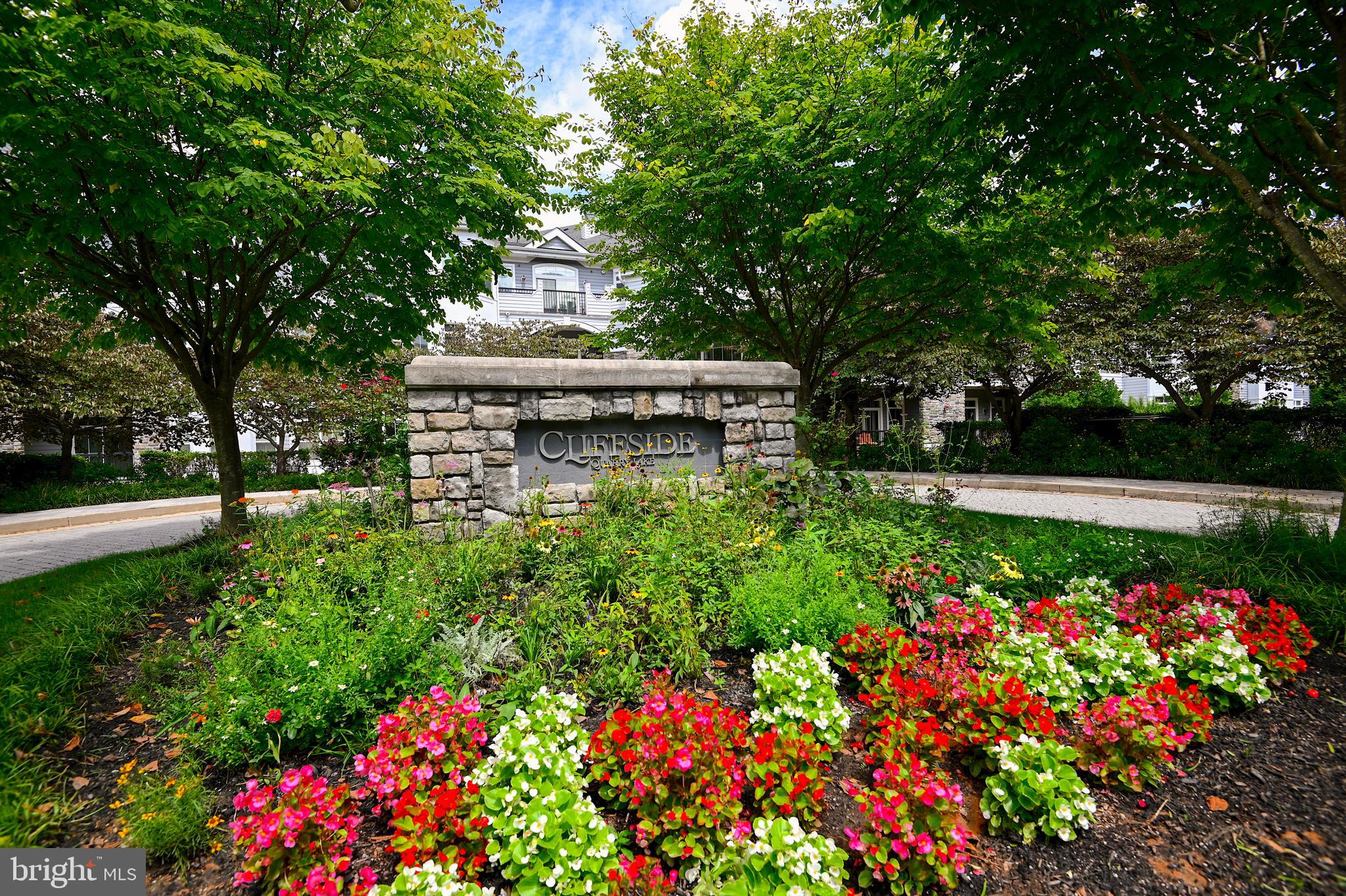 THE BLUFFS AT QUARRY LAKE - Residential