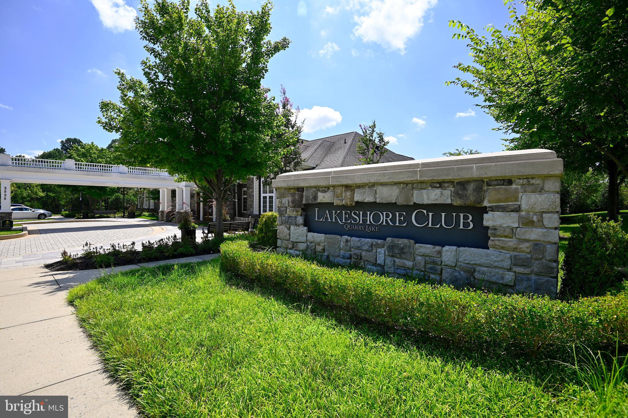 THE BLUFFS AT QUARRY LAKE - Residential