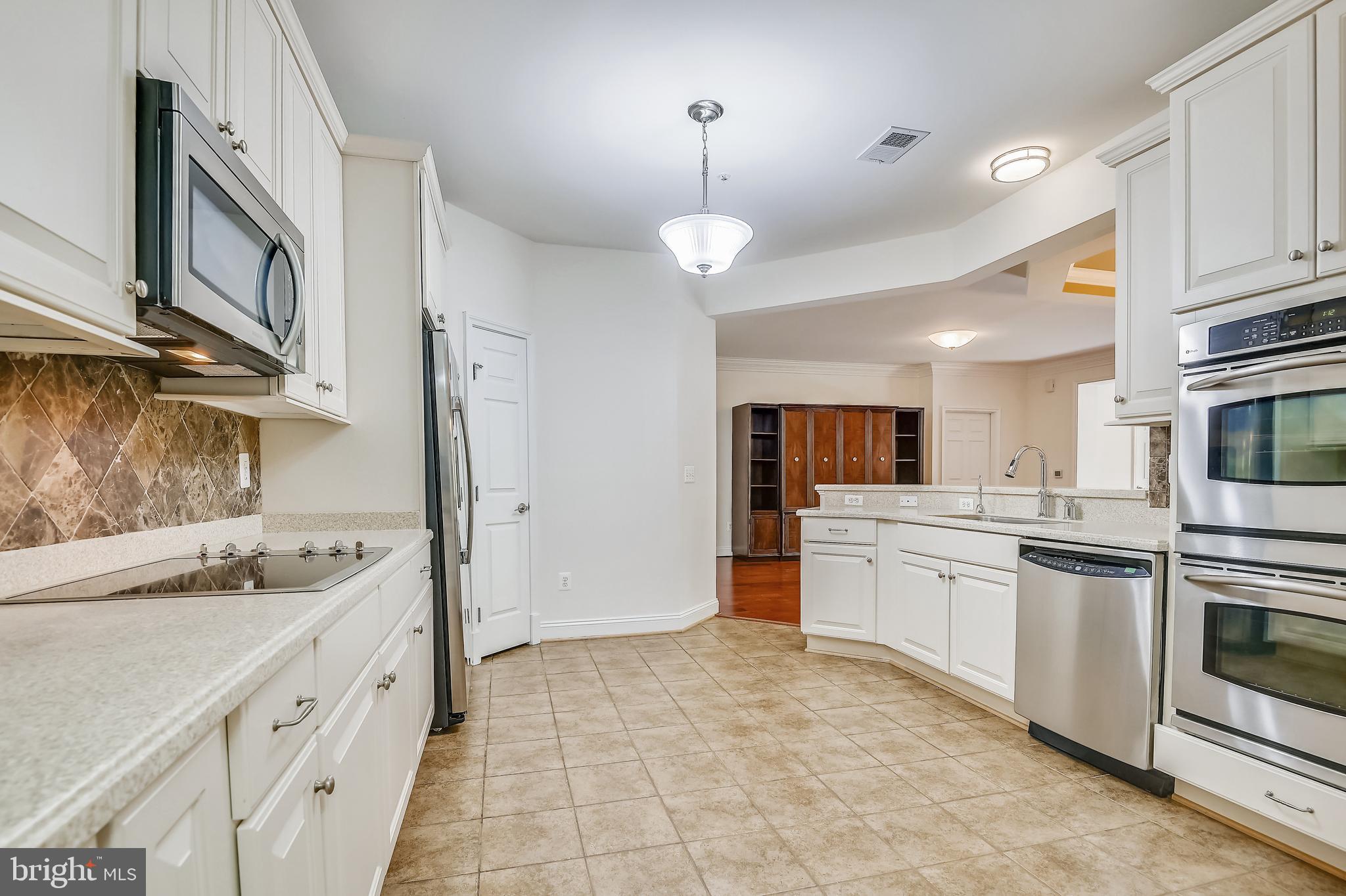 THE BLUFFS AT QUARRY LAKE - Residential