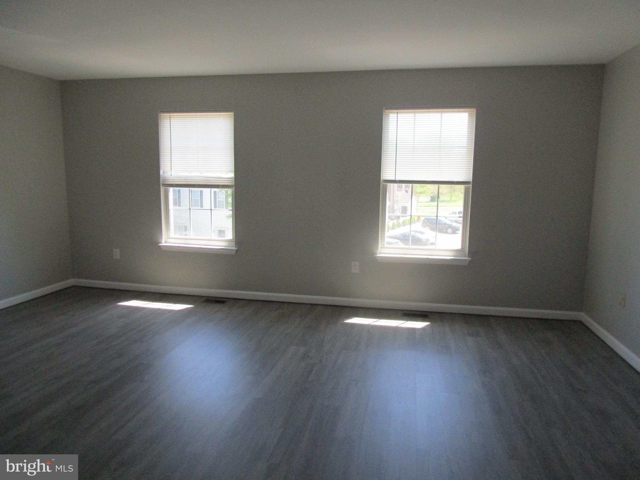 SEVEN OAKS - Residential