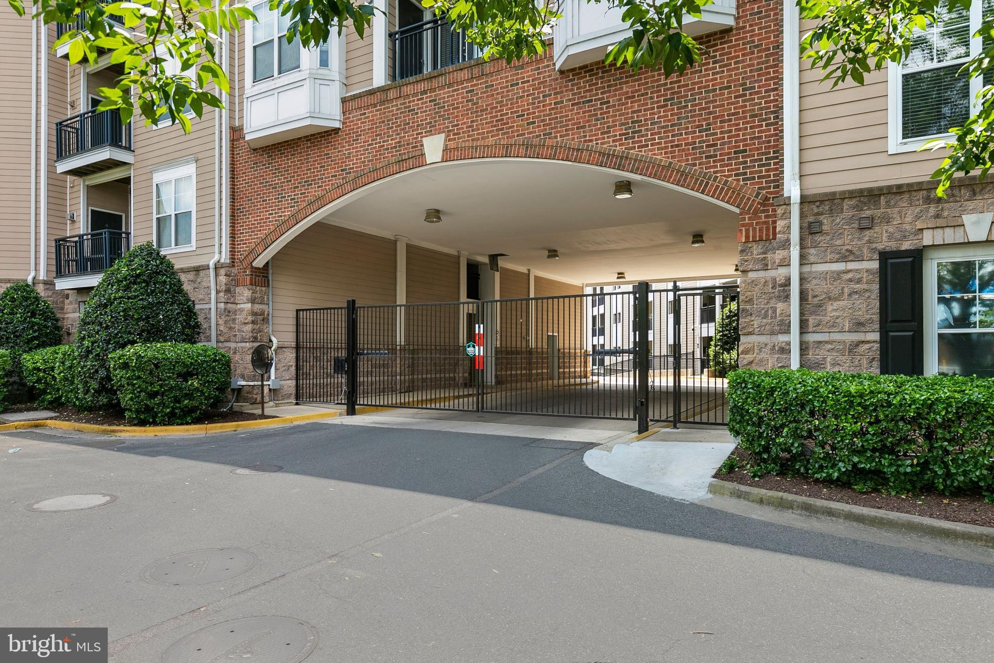 FITZ AT ROCKVILLE TOWN C - Residential