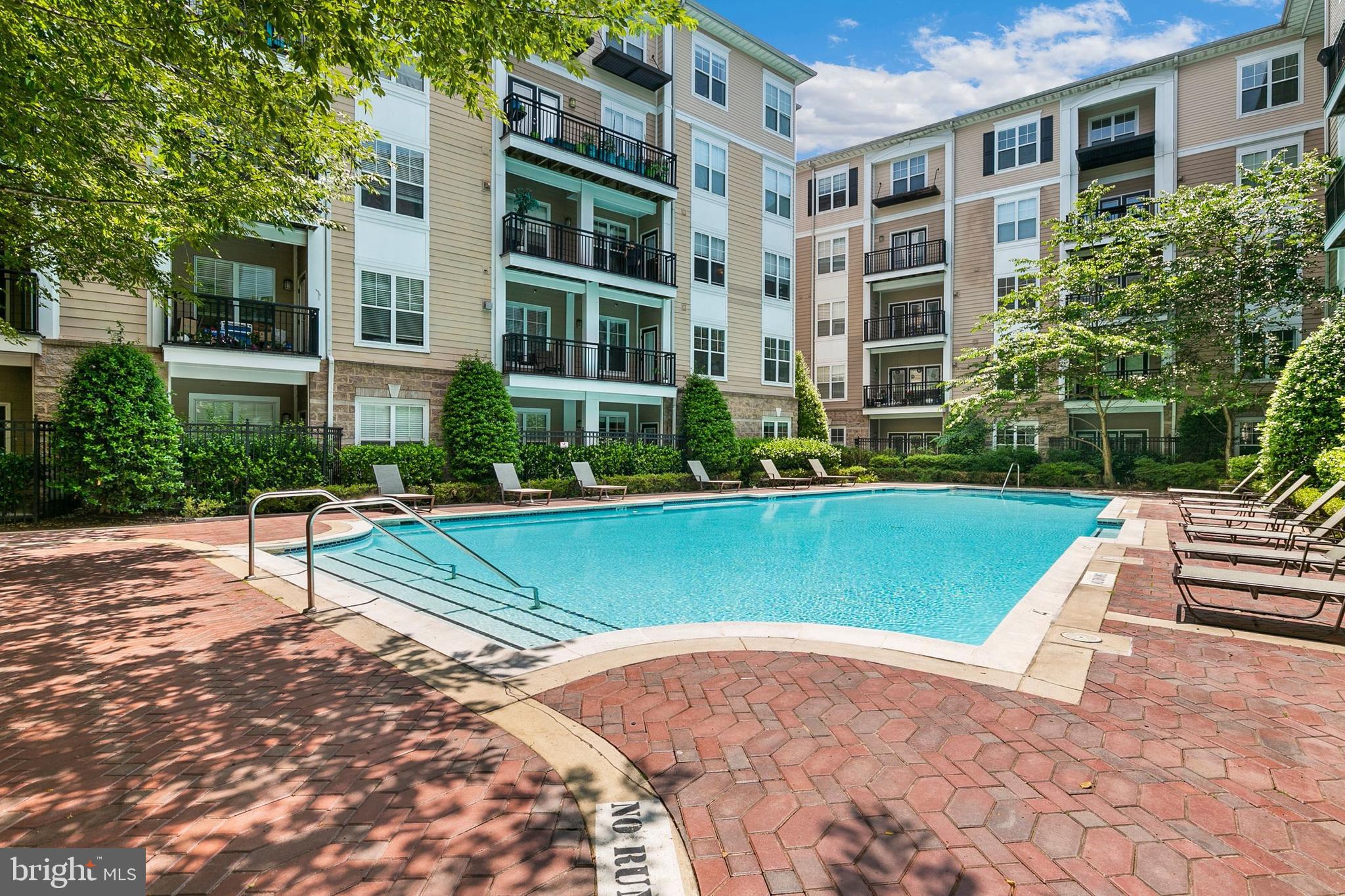 FITZ AT ROCKVILLE TOWN C - Residential