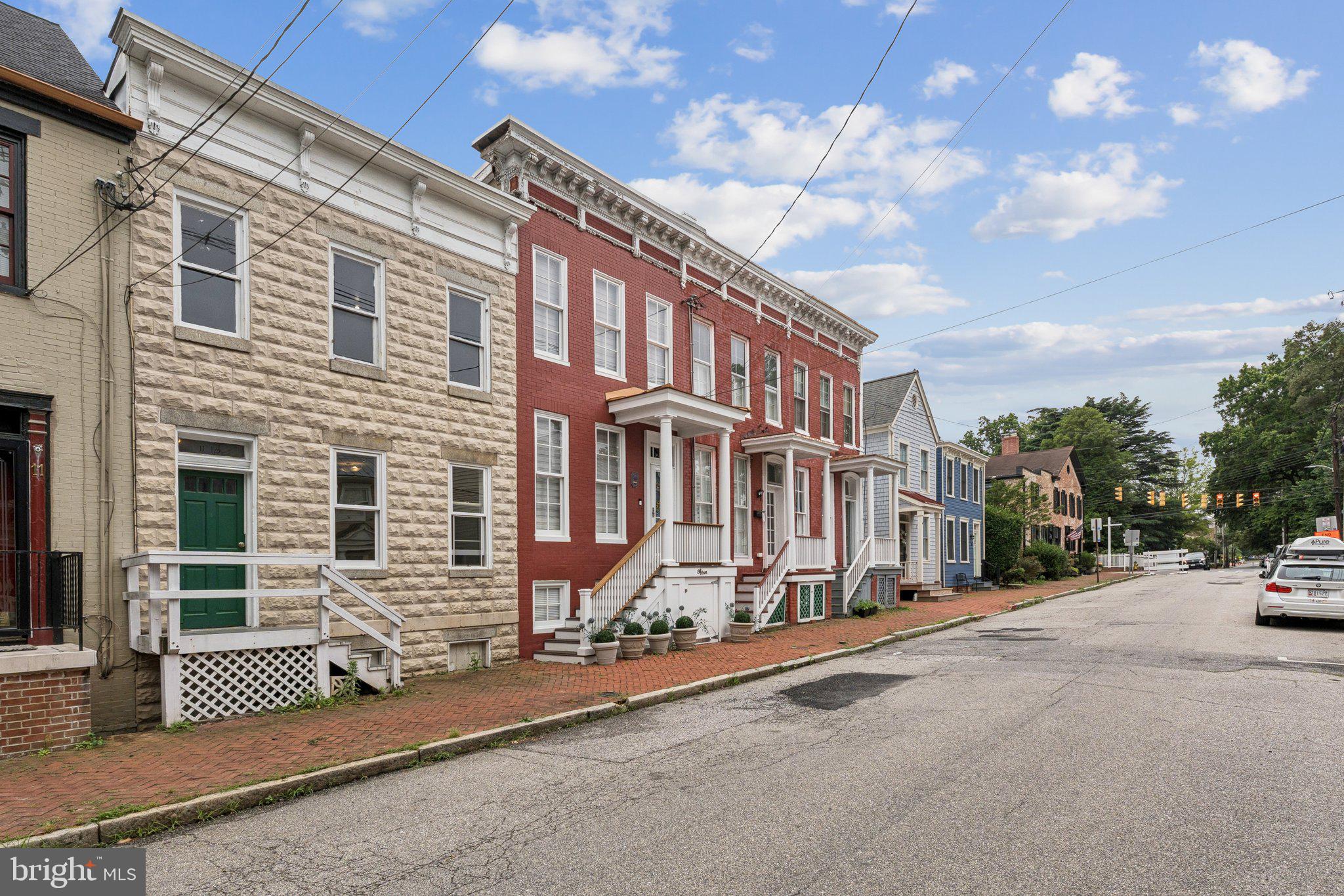 11 1/2 COLLEGE AVENUE