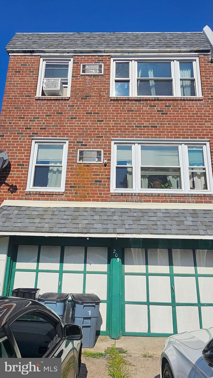 205 LOCKART TERRACE