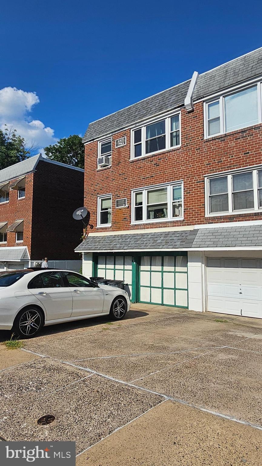205 LOCKART TERRACE