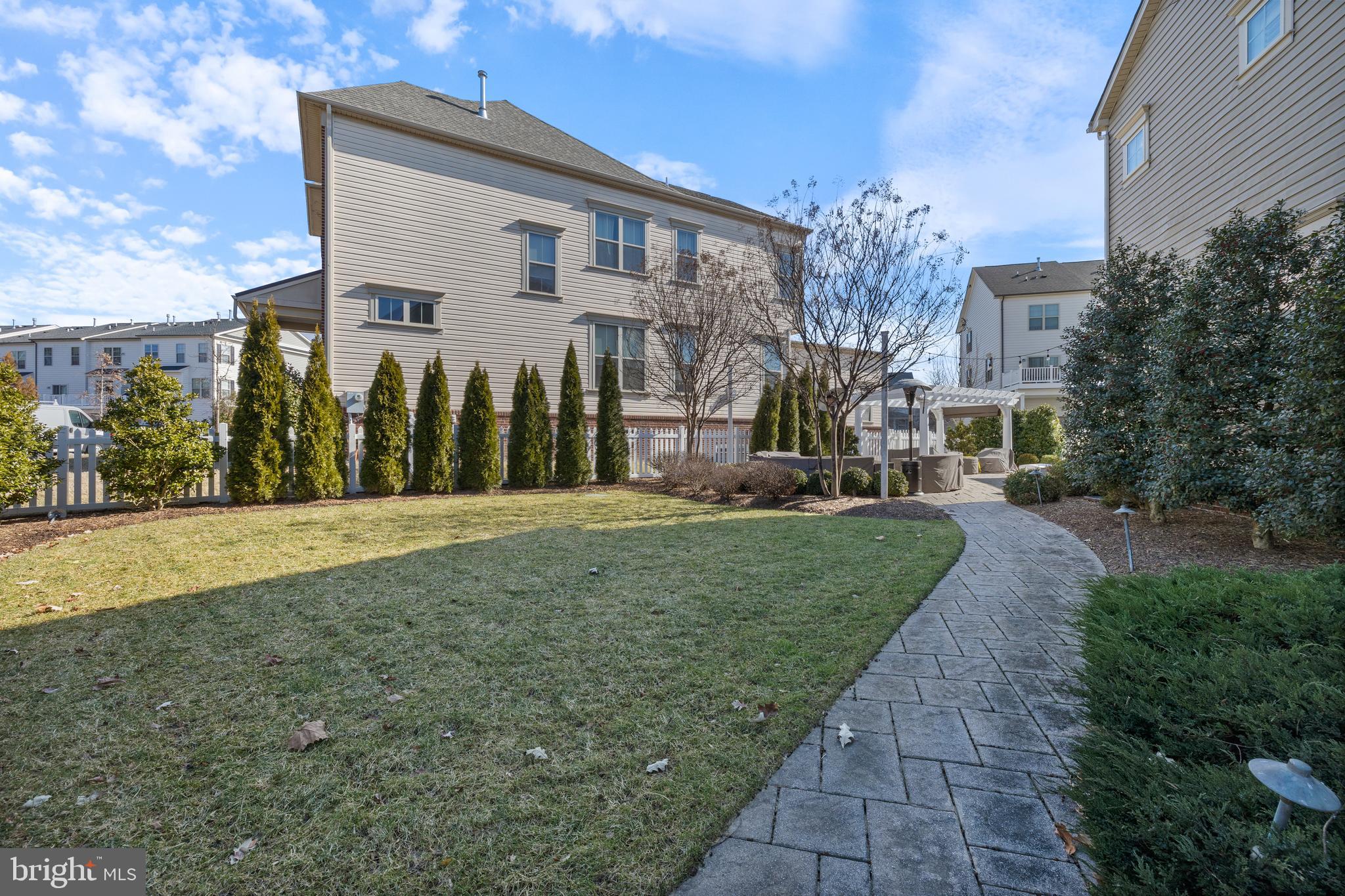 POPLAR RUN - Residential Lease