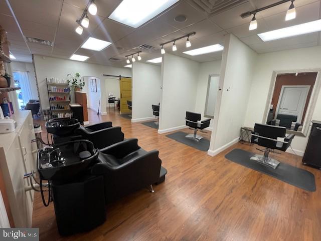 Centrally located, well priced retail and/or office space for lease with an ADT of 17,043. Space is presently built out as a hair salon. Much of the salon equipment and furniture is negotiable. Available for sublease.