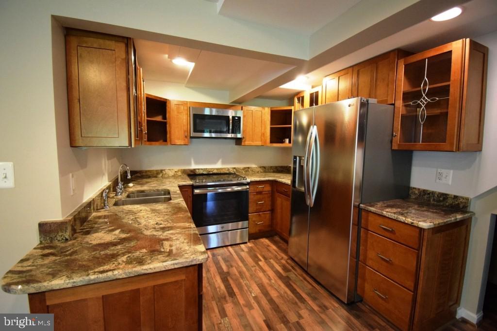 WOODSIDE - Residential Lease