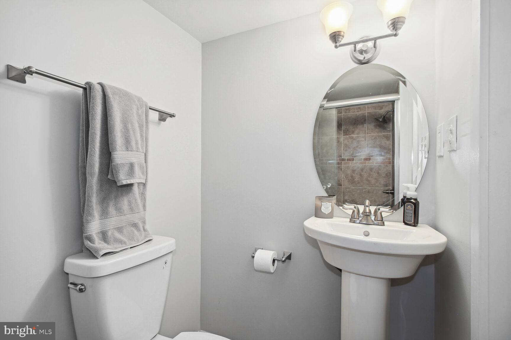 WINDSOR HILLS - Residential