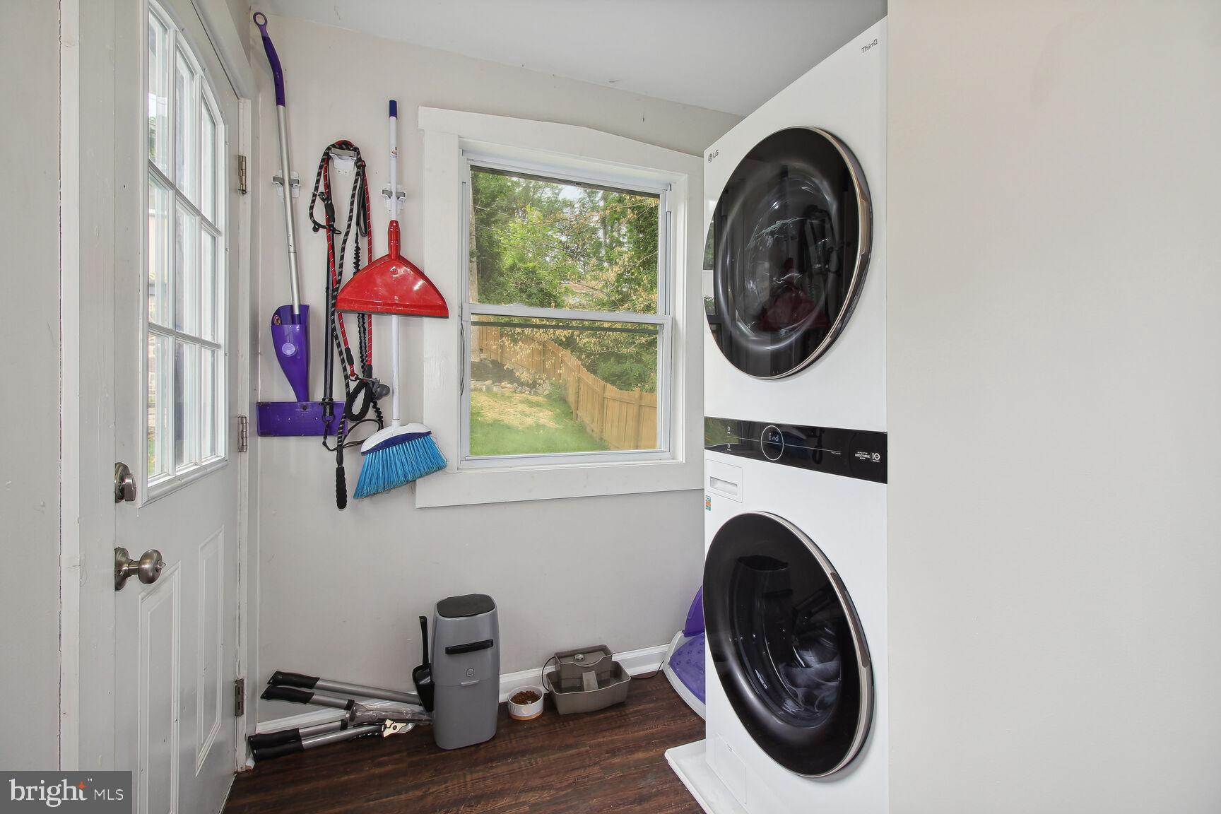 WINDSOR HILLS - Residential