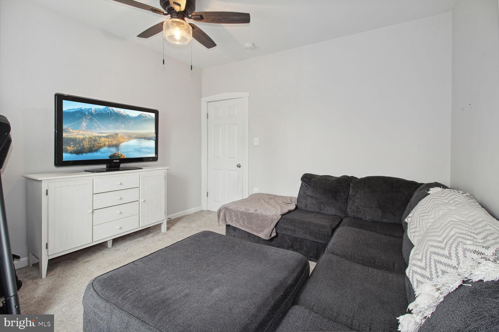 WINDSOR HILLS - Residential