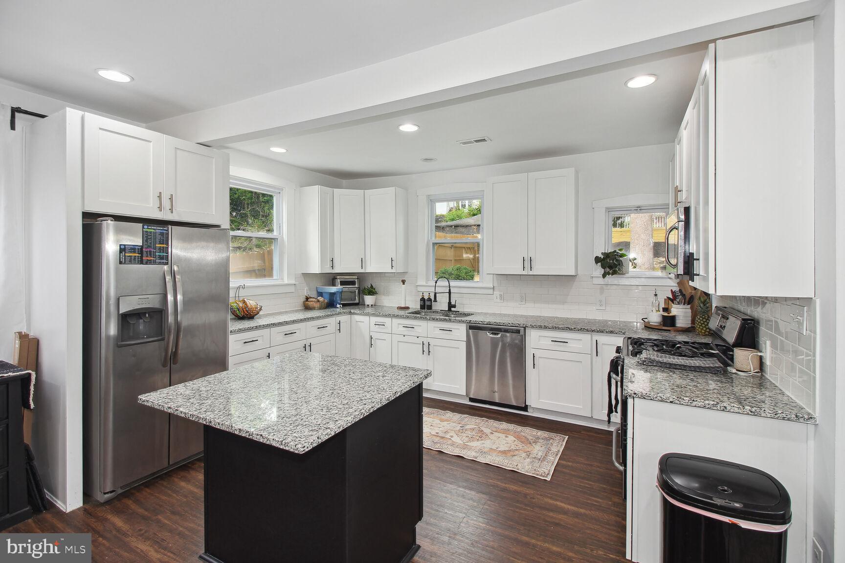 WINDSOR HILLS - Residential