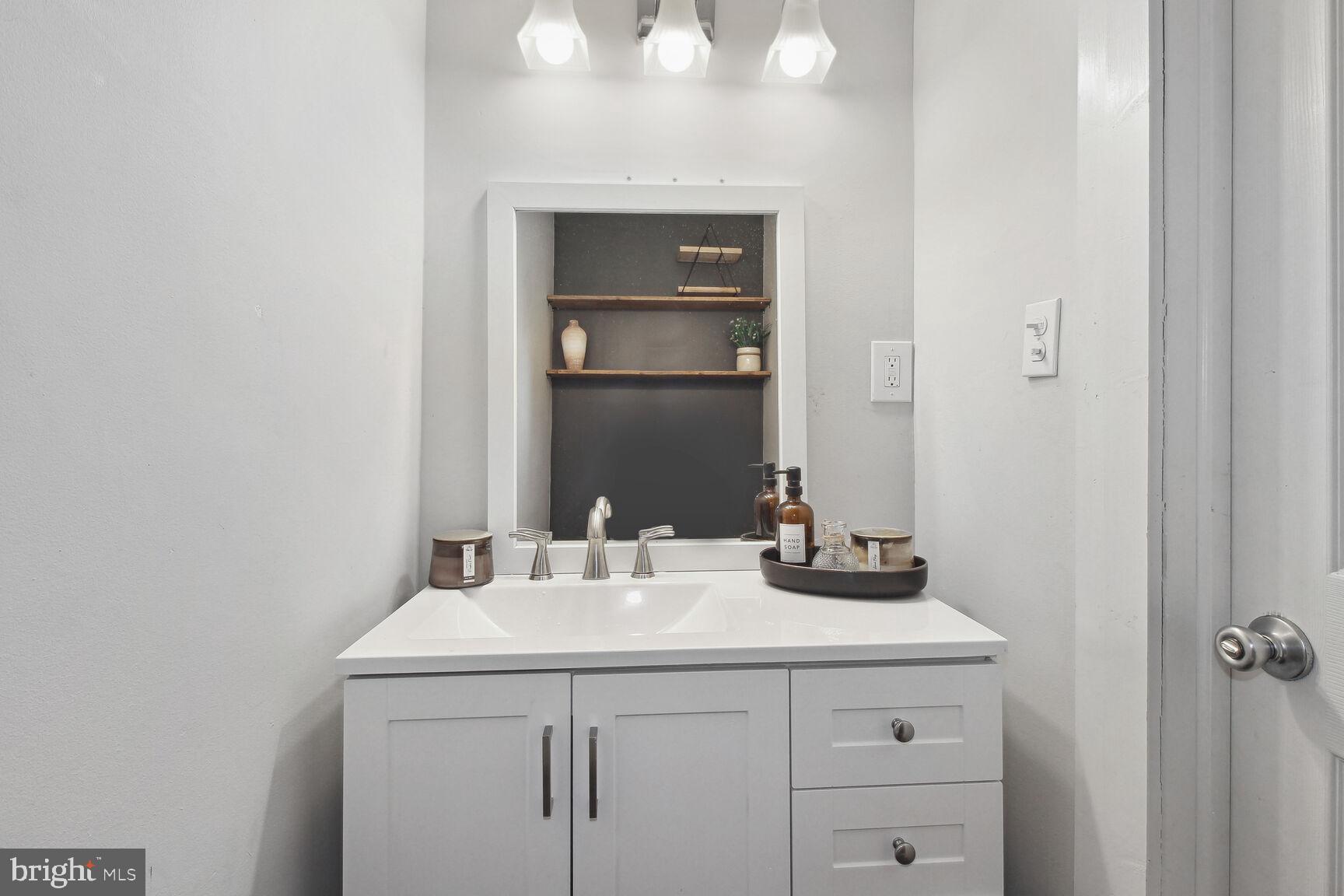 WINDSOR HILLS - Residential