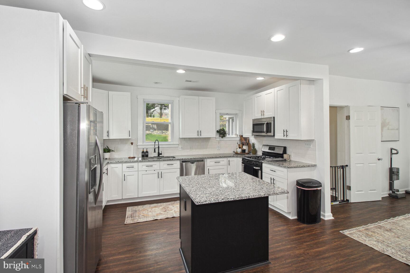 WINDSOR HILLS - Residential