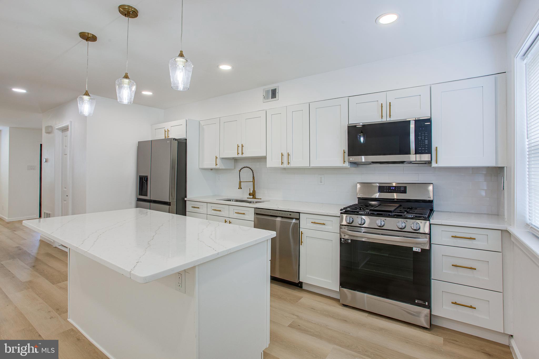 YORKTOWN - Residential