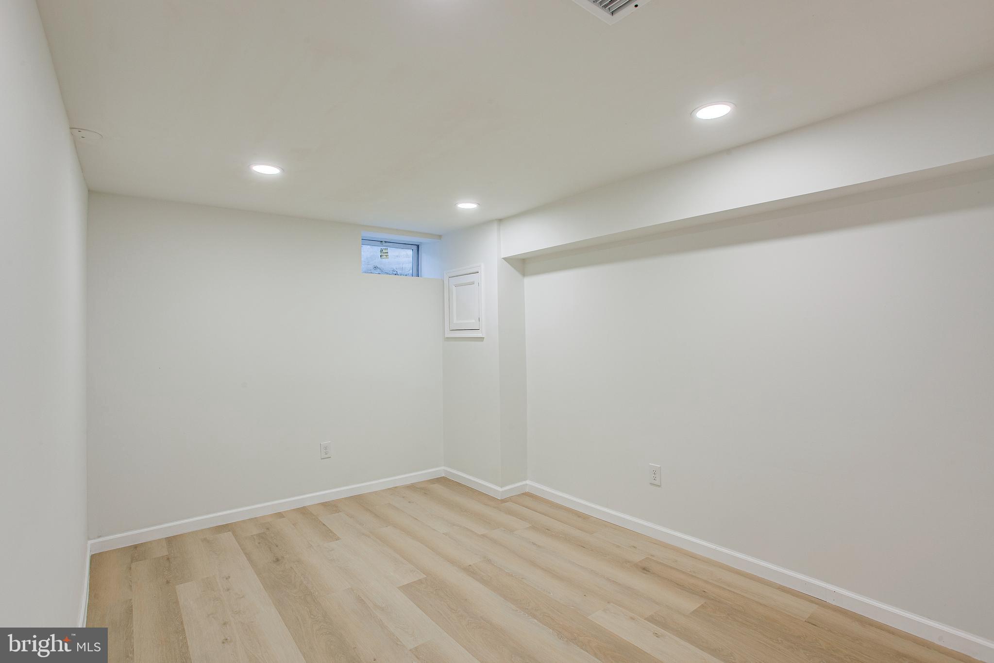 YORKTOWN - Residential