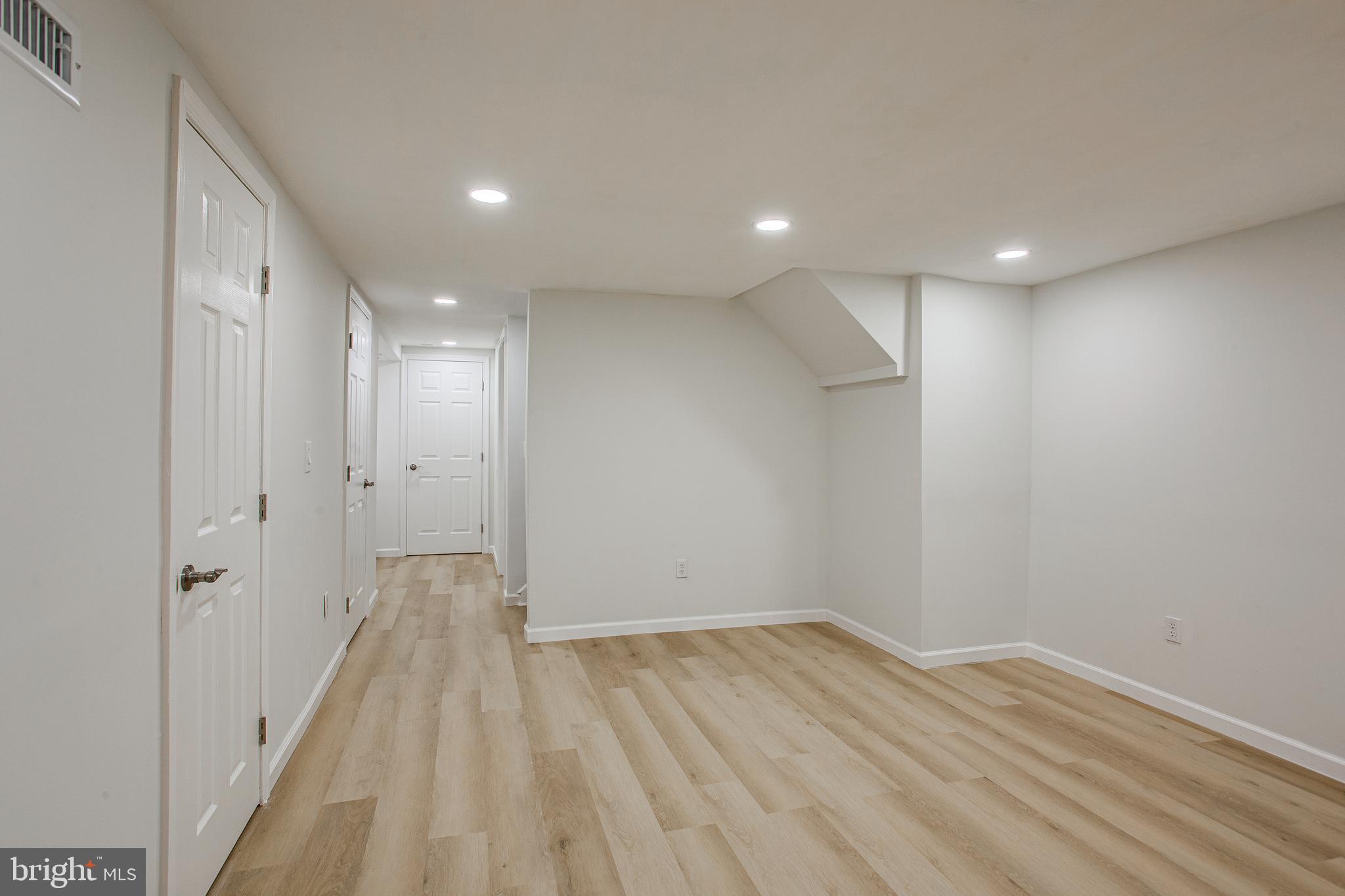 YORKTOWN - Residential