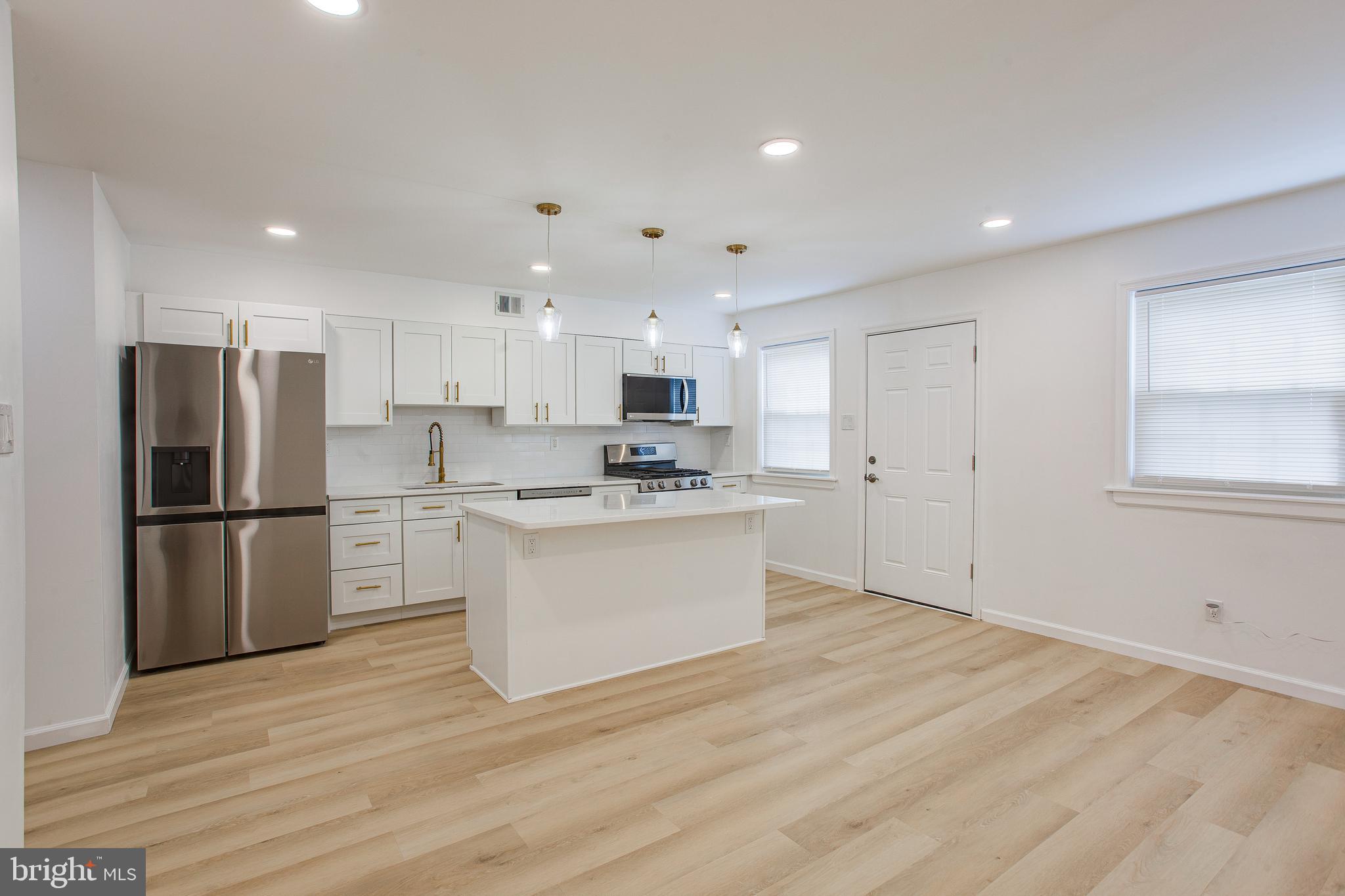 YORKTOWN - Residential