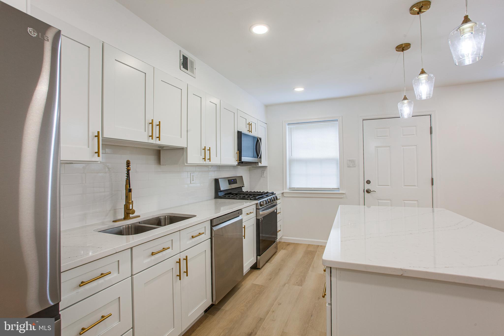 YORKTOWN - Residential