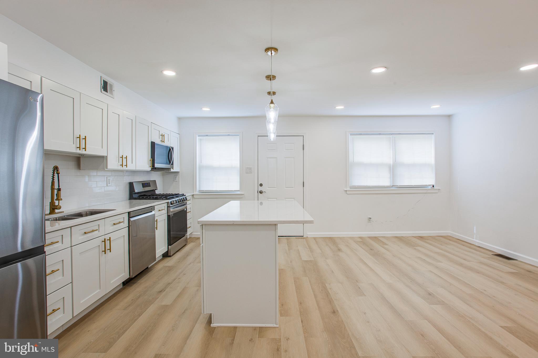 YORKTOWN - Residential