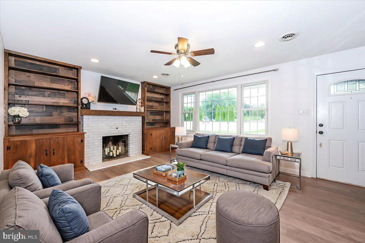 ST JAMES VILLAGE - Residential