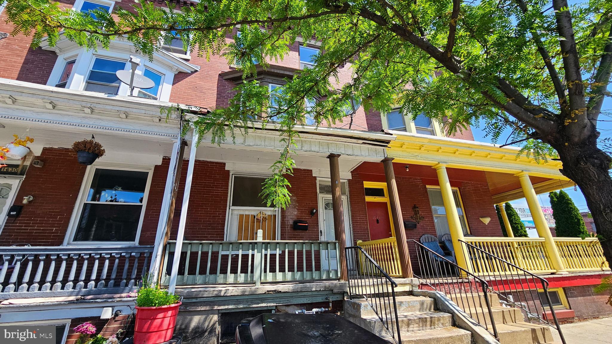 1632 DERRY STREET
