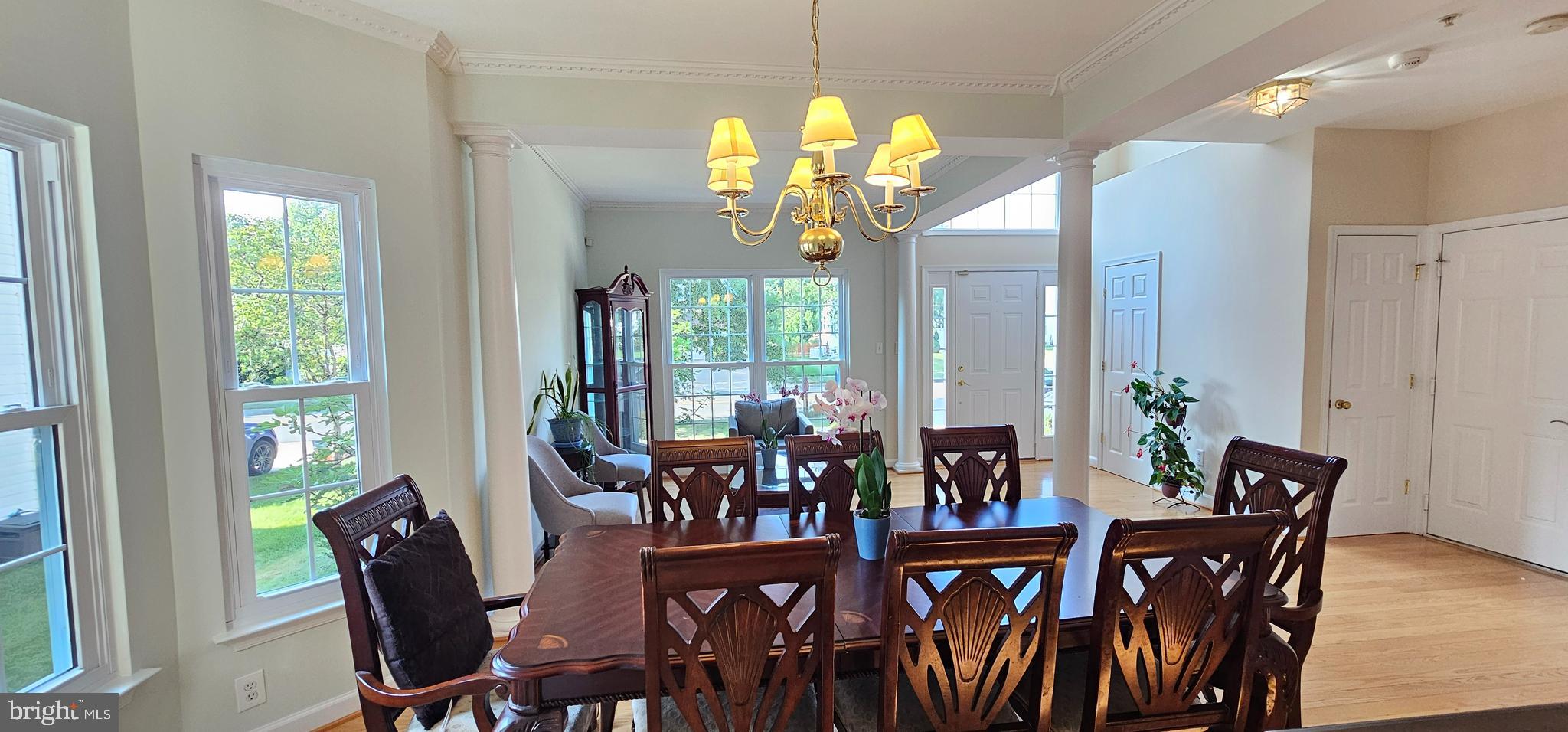 8811 SUMNER GROVE