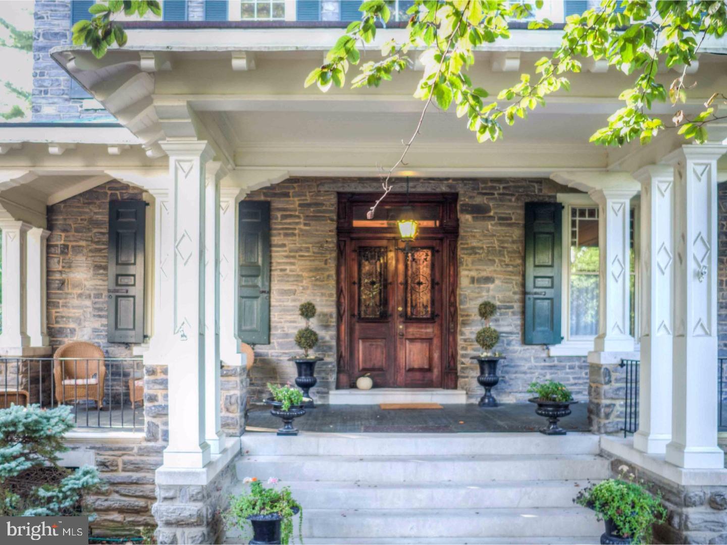 CHESTNUT HILL - Residential