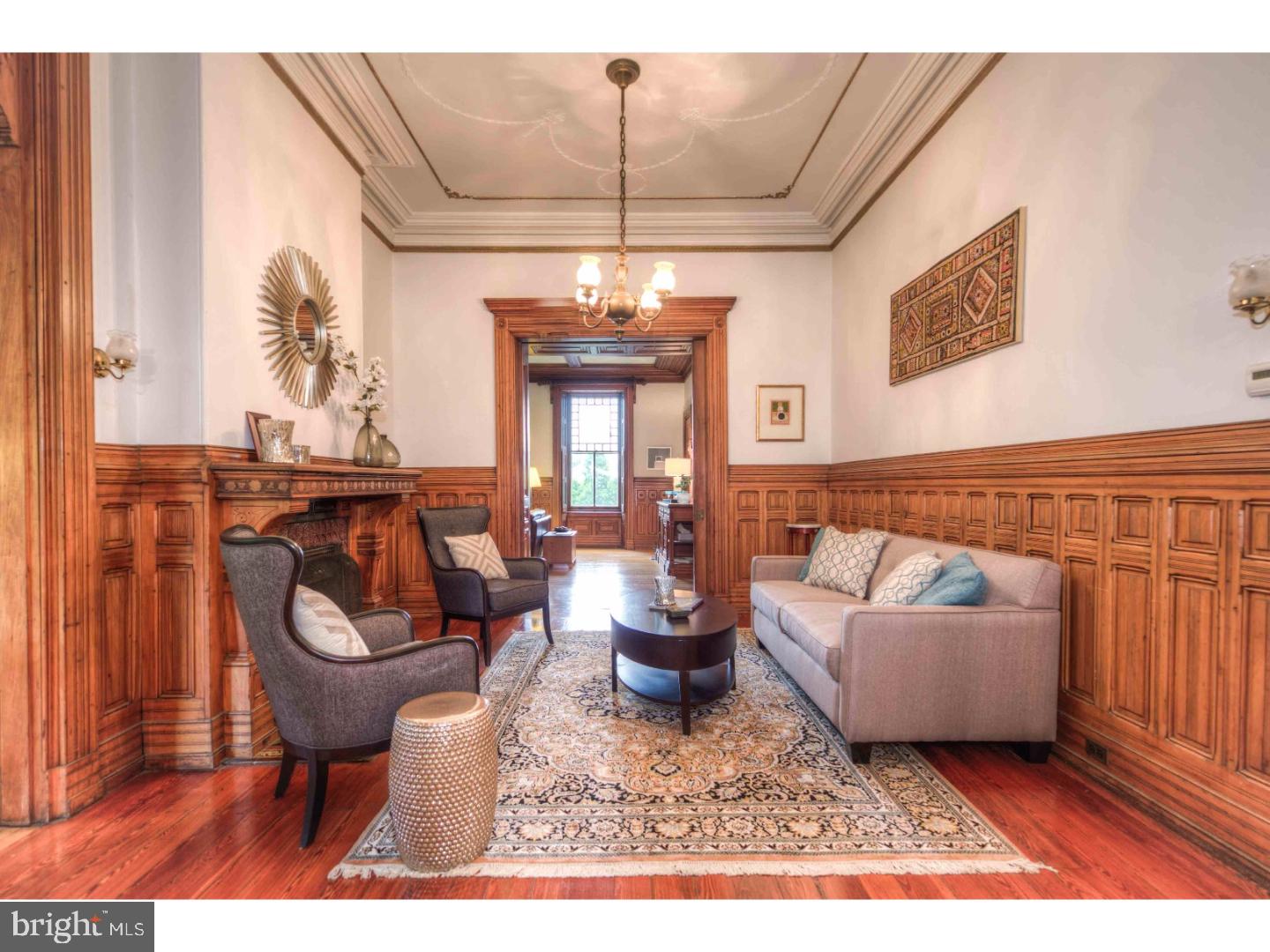 CHESTNUT HILL - Residential