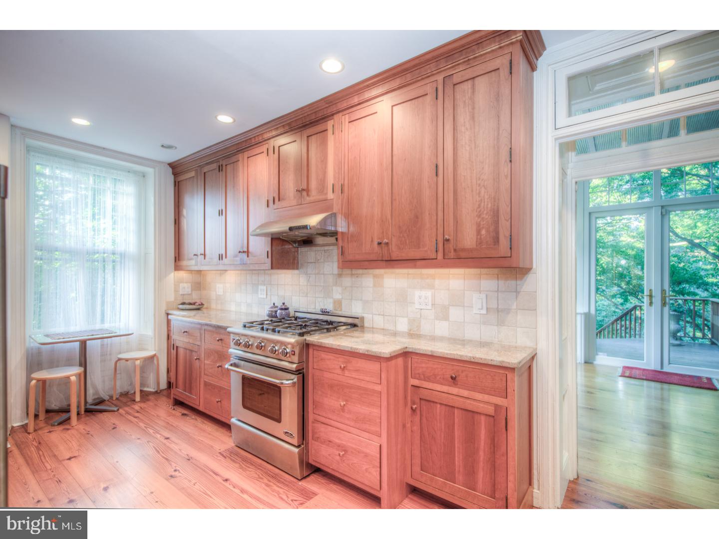 CHESTNUT HILL - Residential