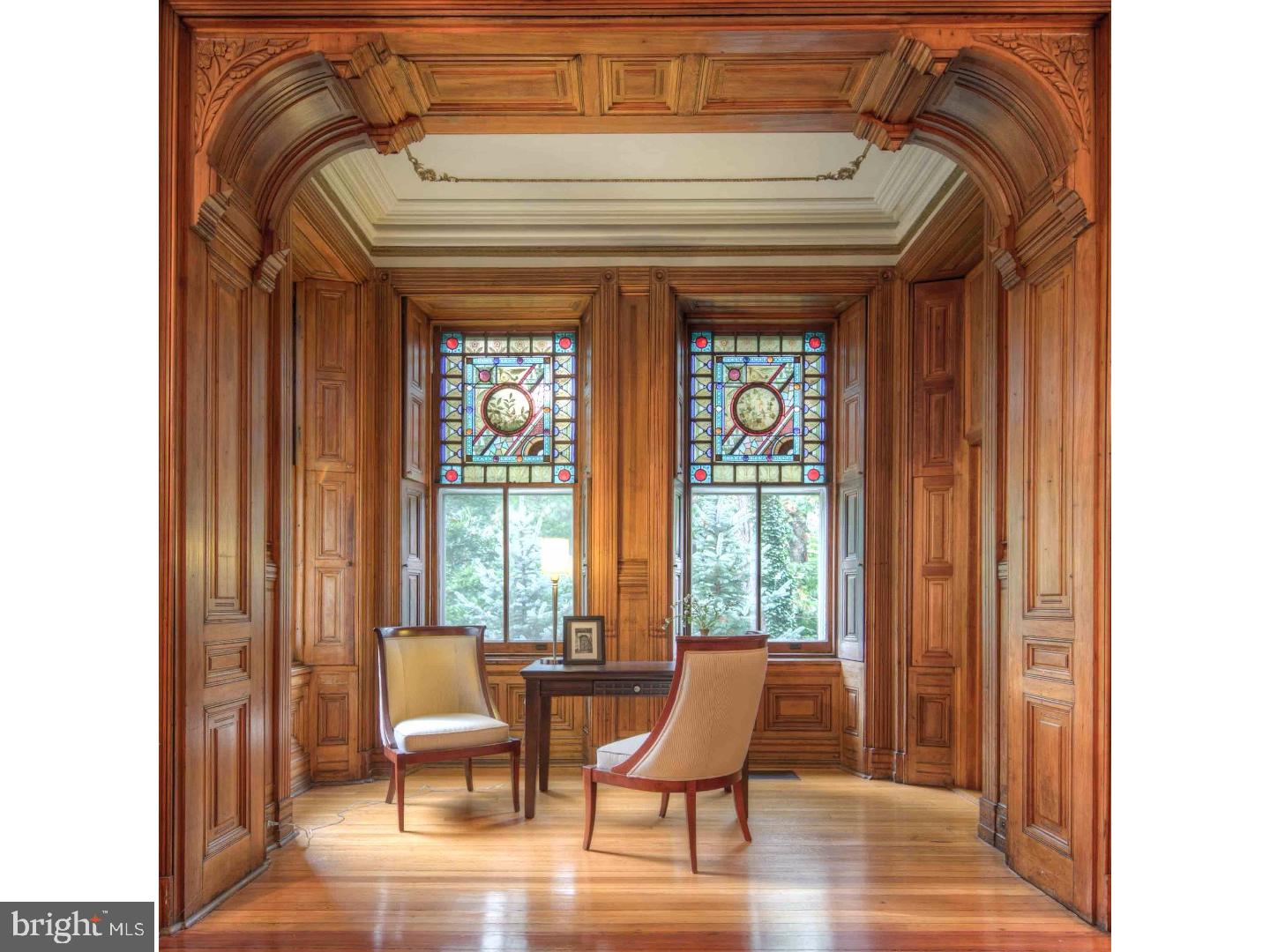 CHESTNUT HILL - Residential