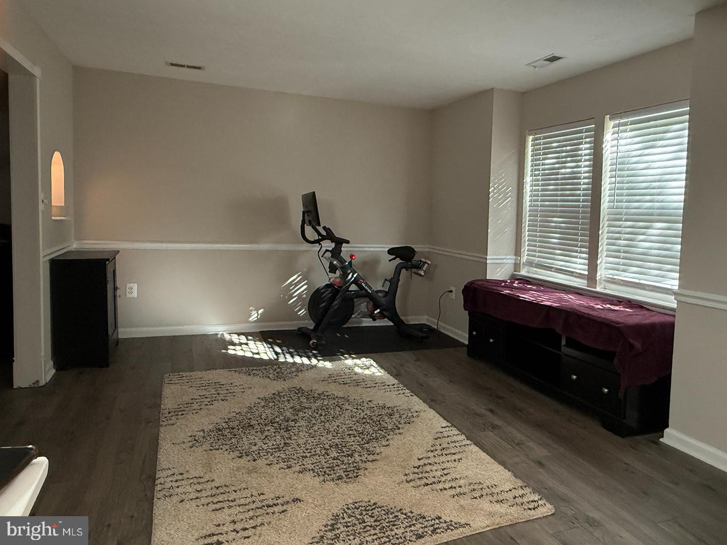 6814 JAGUAR COURT