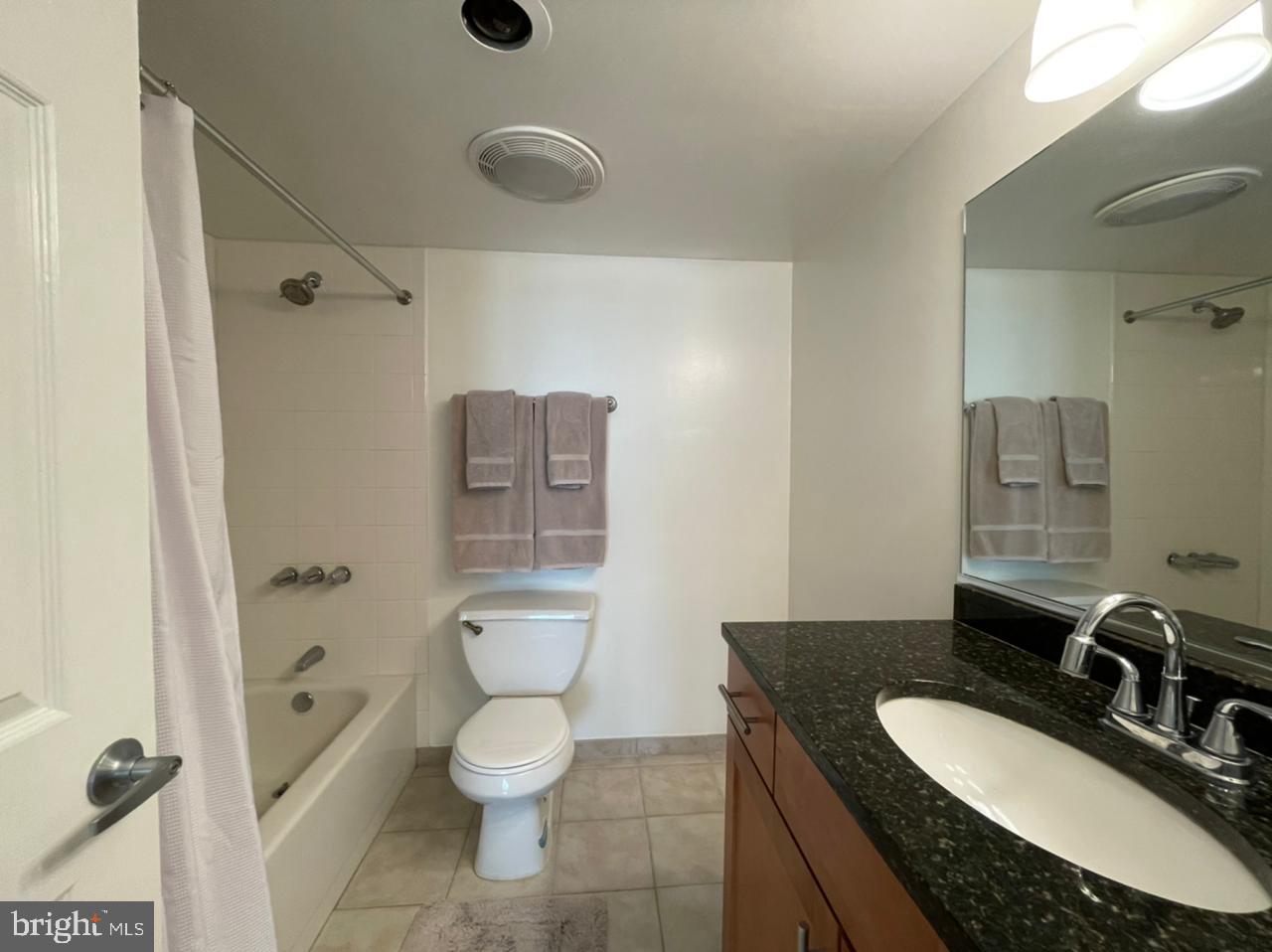 CLEVELAND PARK - Residential Lease