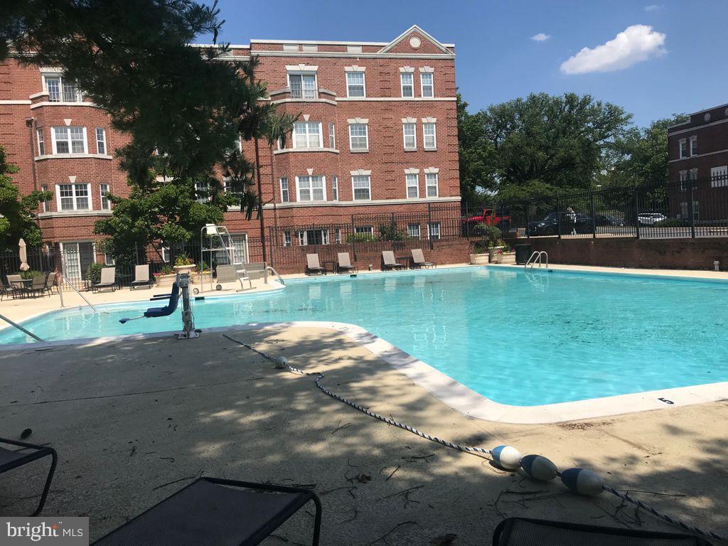 CLEVELAND PARK - Residential Lease