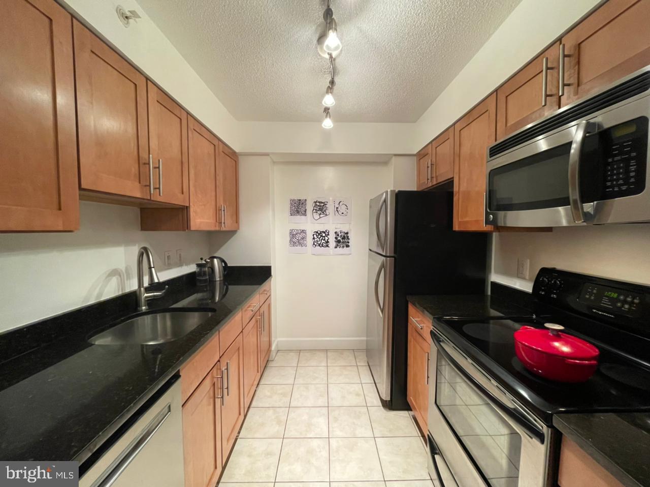 CLEVELAND PARK - Residential Lease