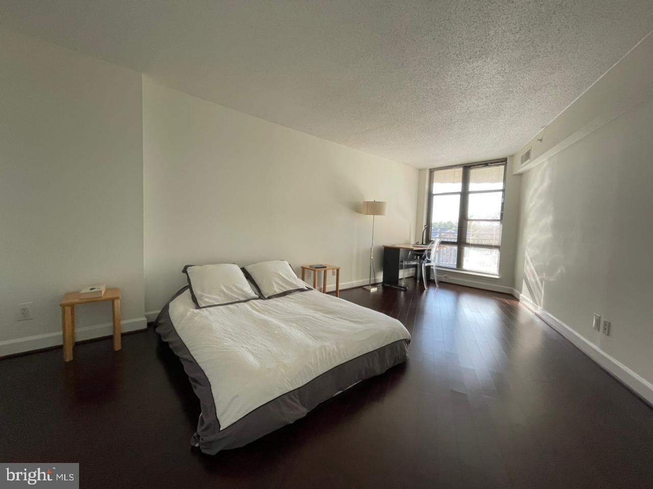 CLEVELAND PARK - Residential Lease