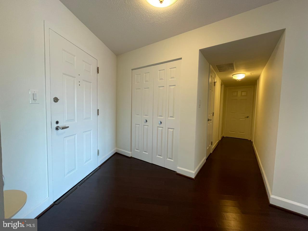 CLEVELAND PARK - Residential Lease