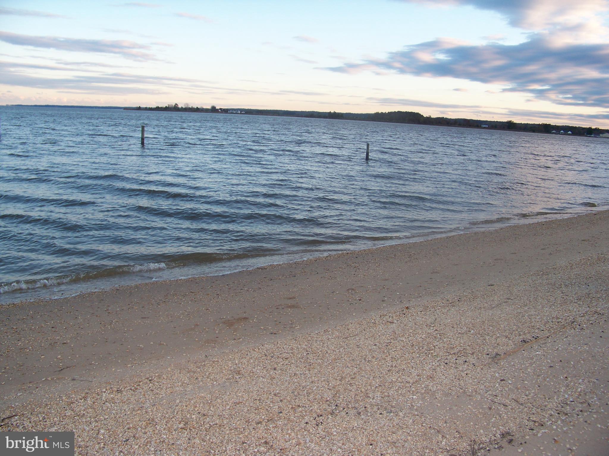 GOLDEN BEACH - Residential