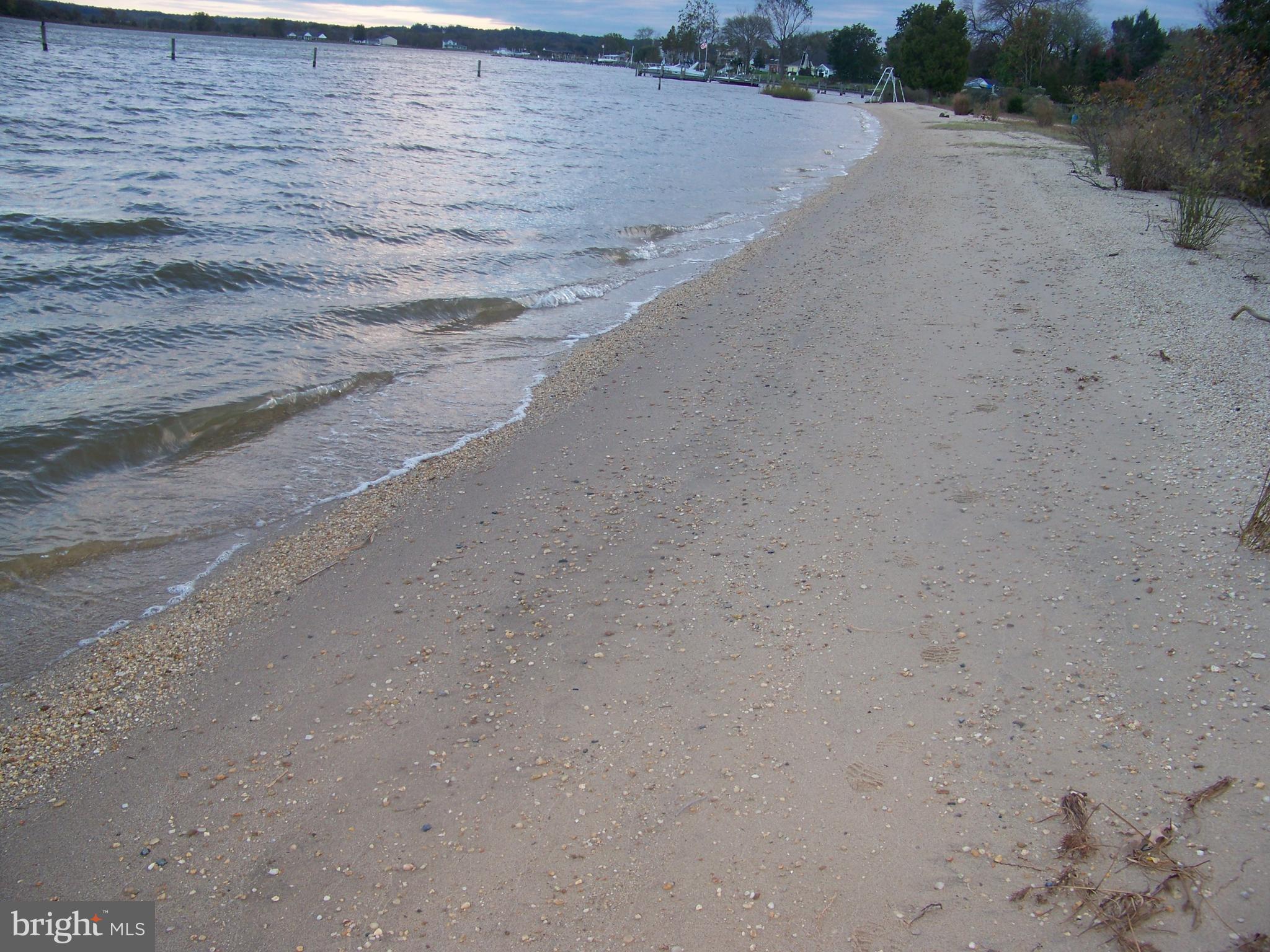 GOLDEN BEACH - Residential