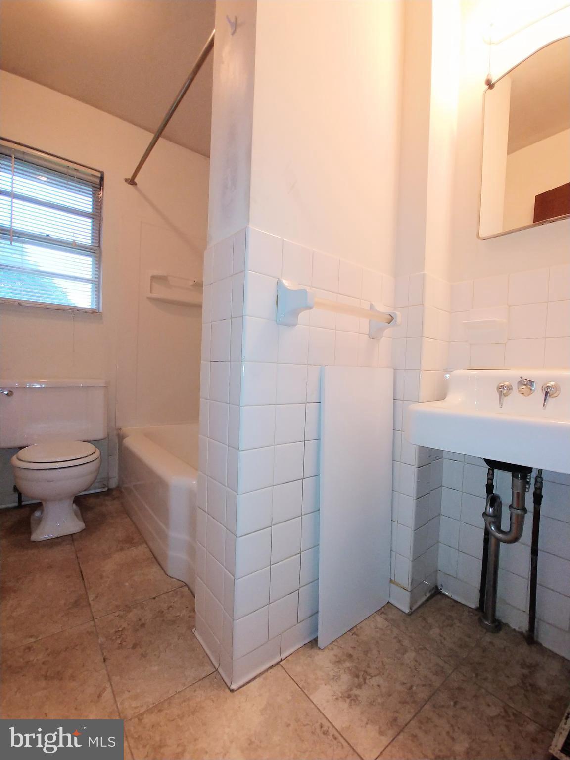 GOLDEN BEACH - Residential