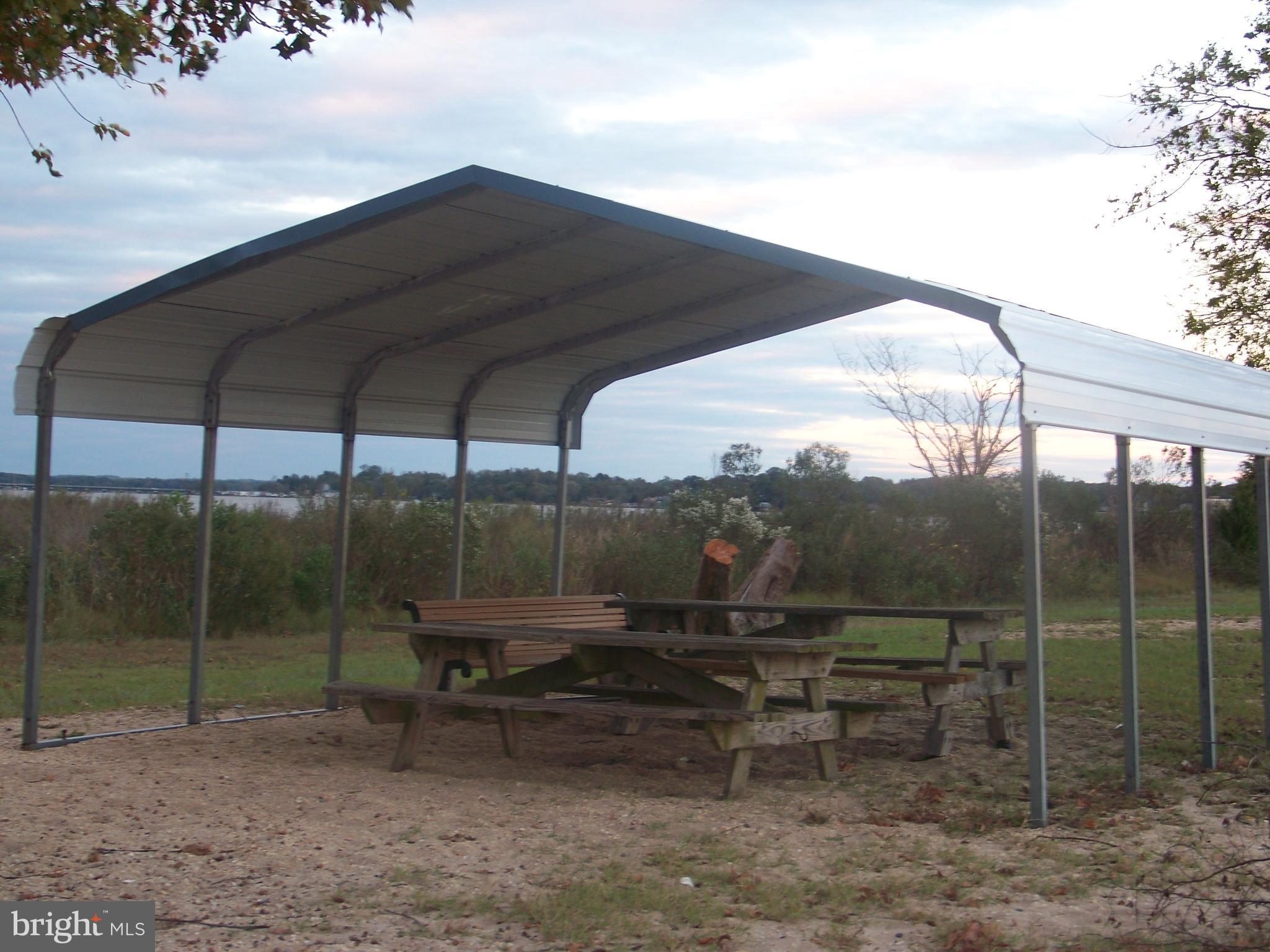 GOLDEN BEACH - Residential