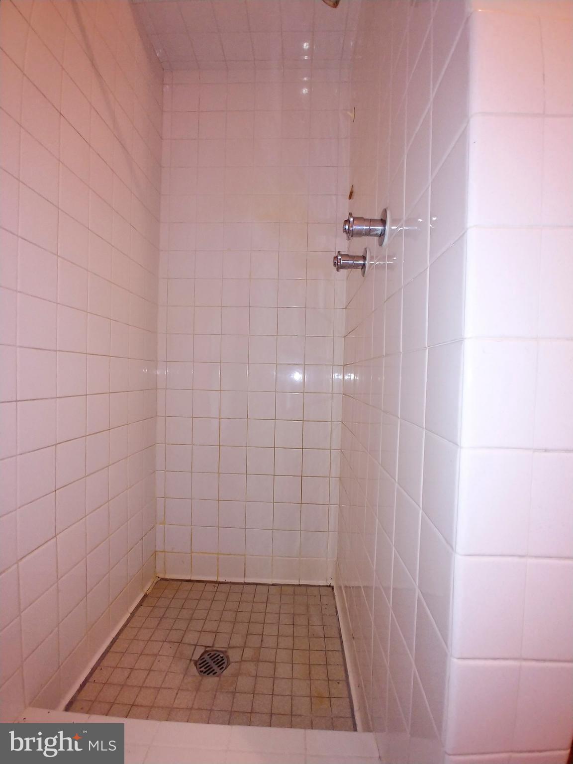 GOLDEN BEACH - Residential