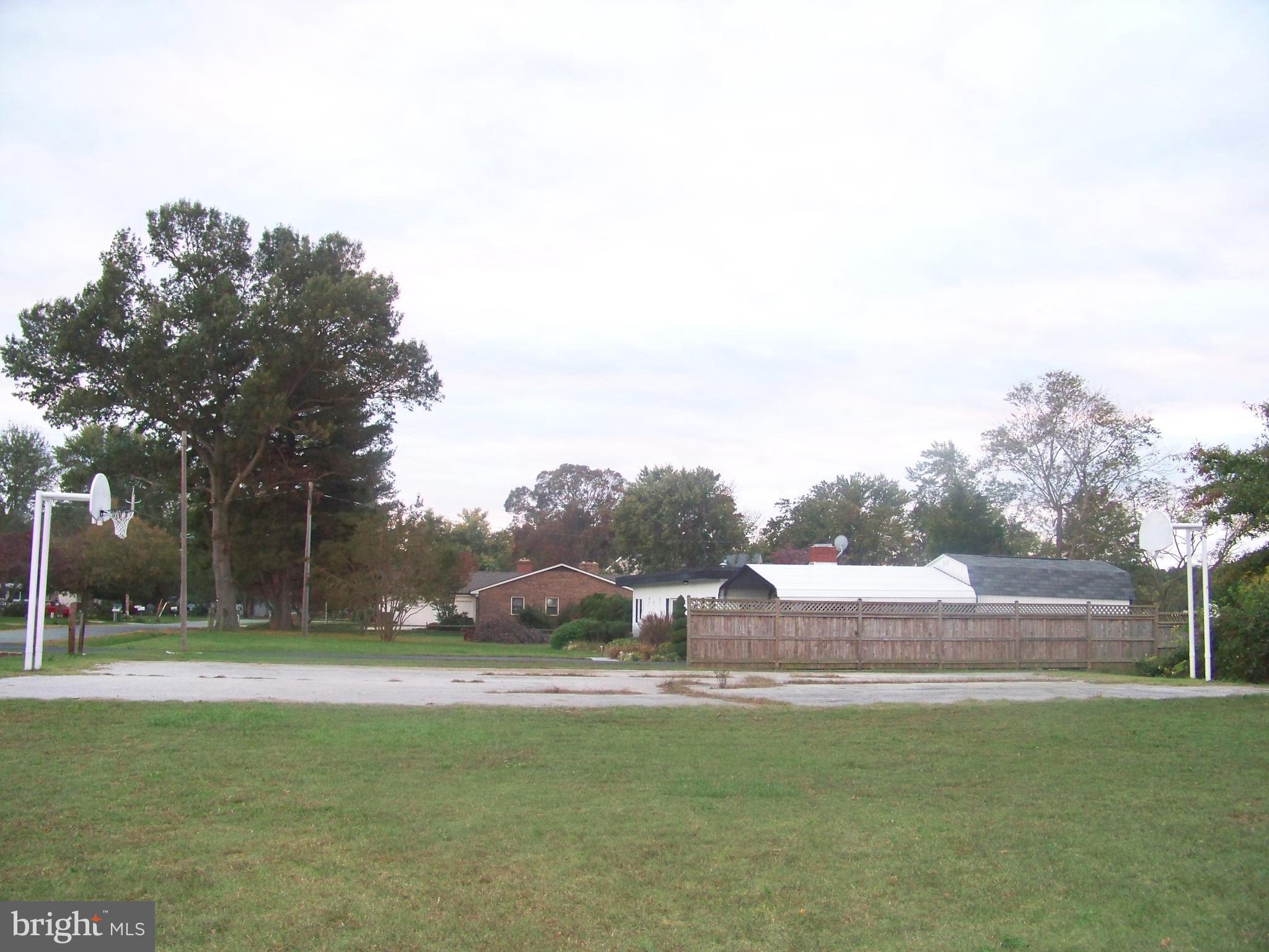 GOLDEN BEACH - Residential