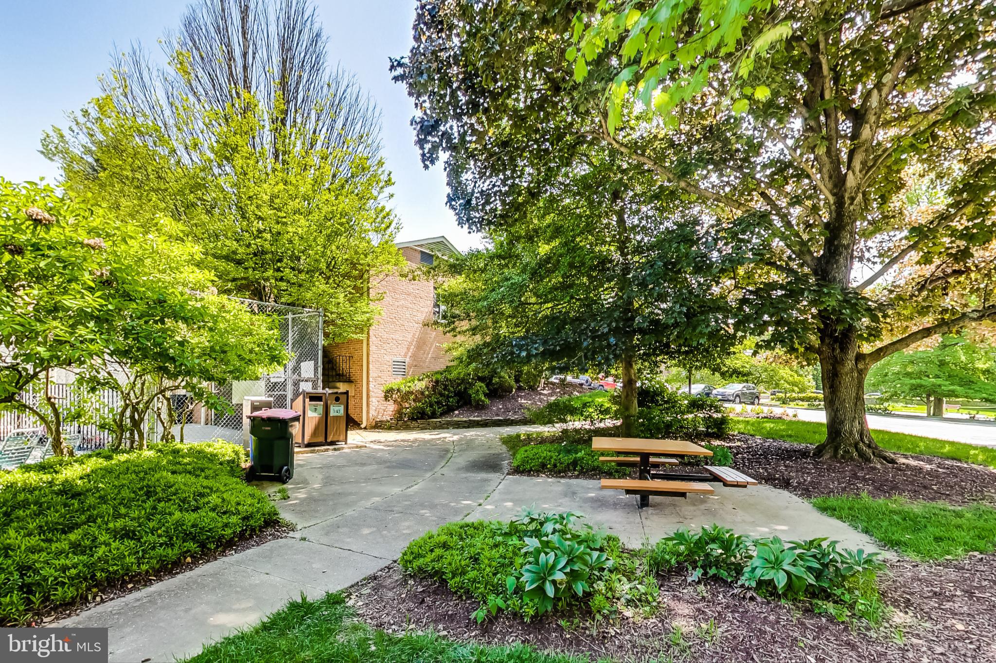 PARKSIDE CONDOMINIUMS - Residential