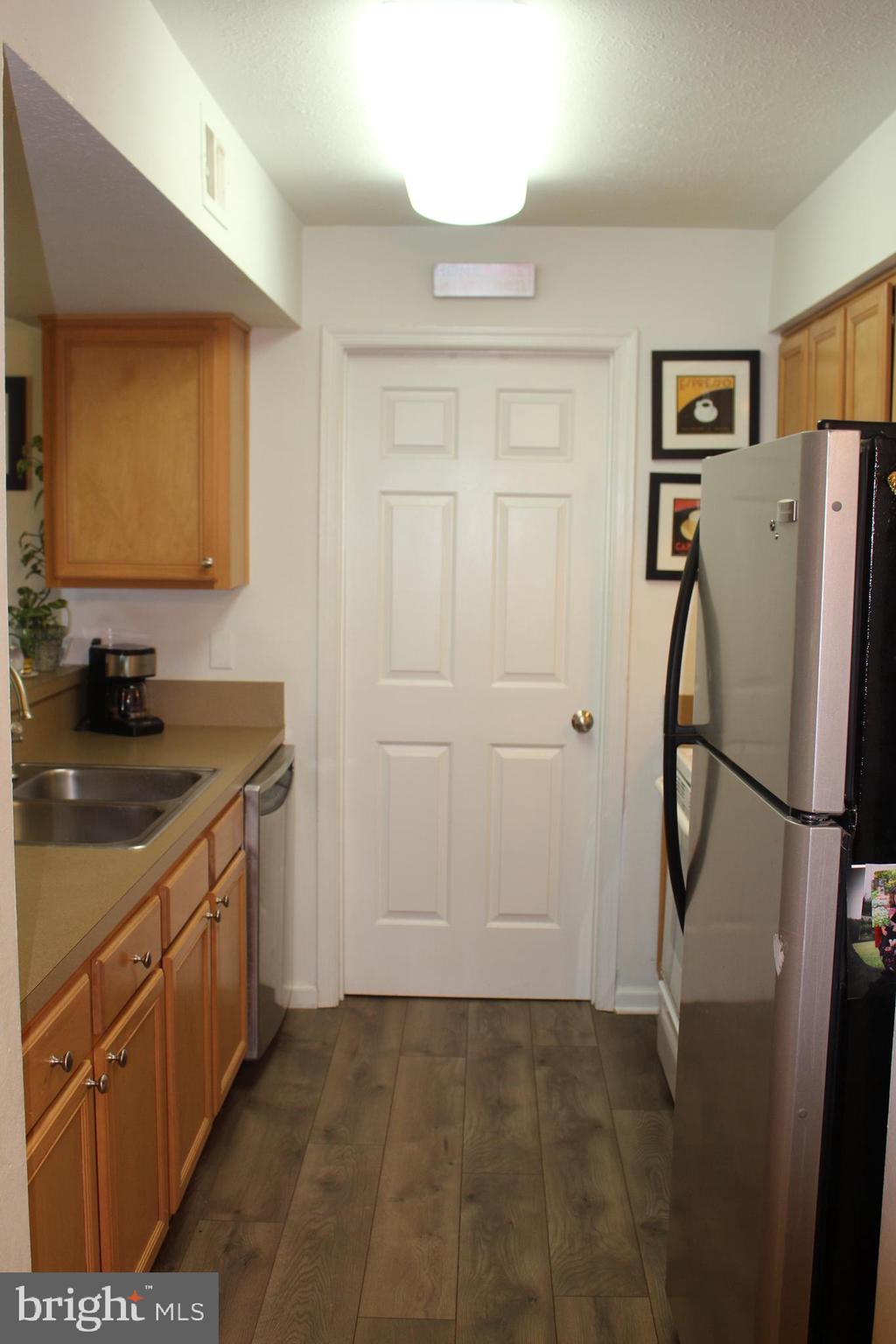 CEDAR LEE CONDOMINIUM - Residential